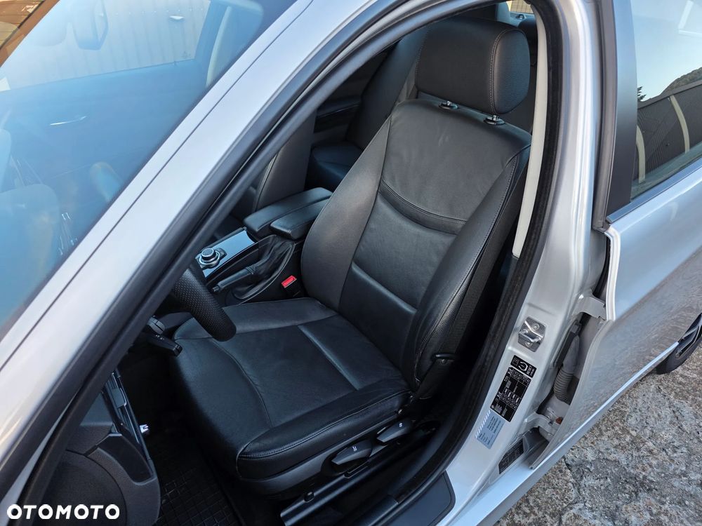 BMW Seria 3 318i Edition Lifestyle - 10