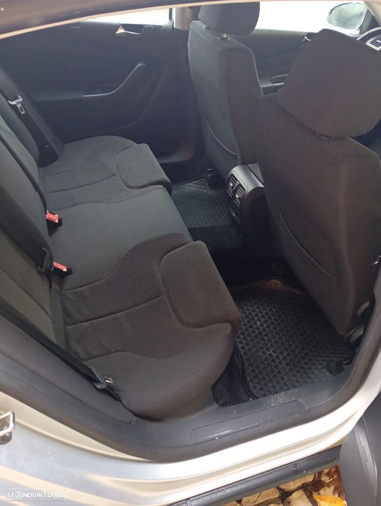 VW Passat 2.0 TDI 4M Confortline - 5
