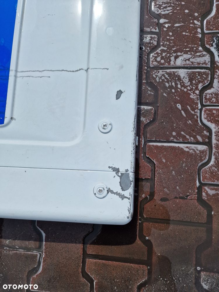 SPOJLERY BOCZNE, MIĘDZYOSIOWE MERCEDES-BENZ MP3 - 6