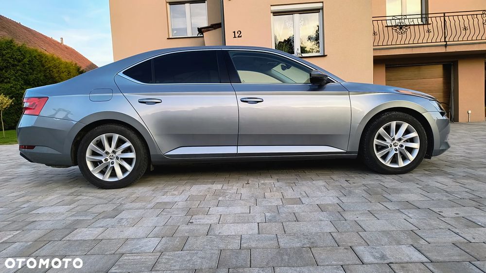 Skoda Superb 2.0 TSI Ambition DSG - 15
