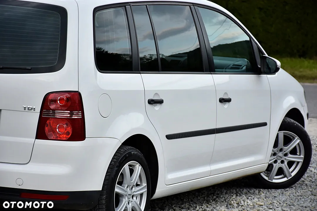 Volkswagen Touran 1.9 TDI Conceptline - 11