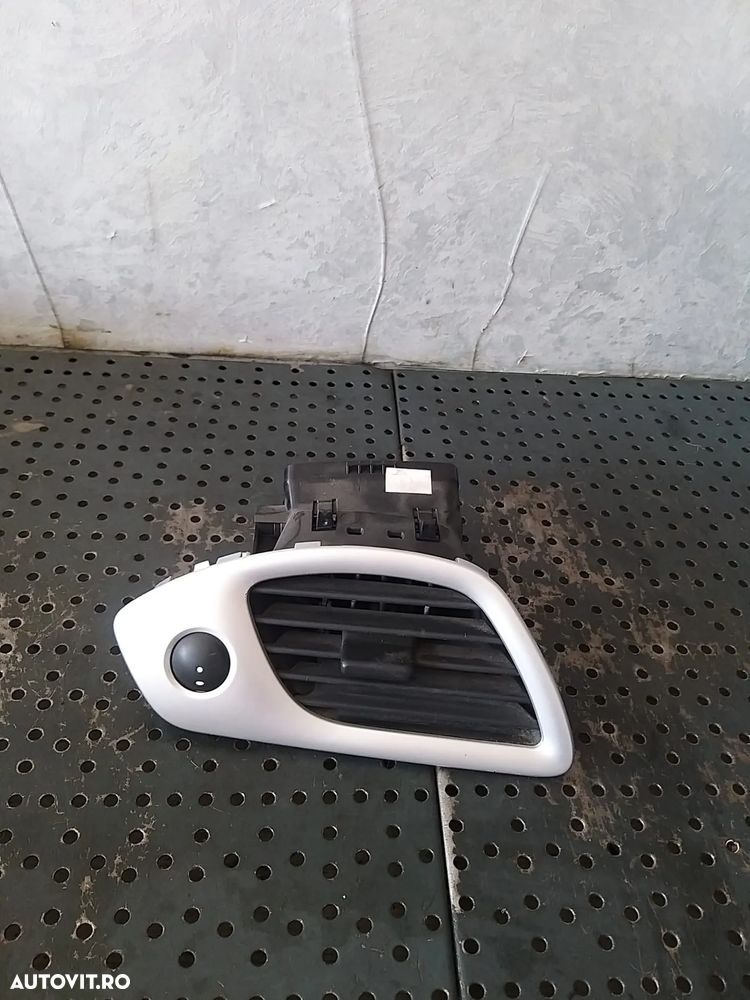 Grila ventilatie bord stanga renault scenic 3 1012124 - 1