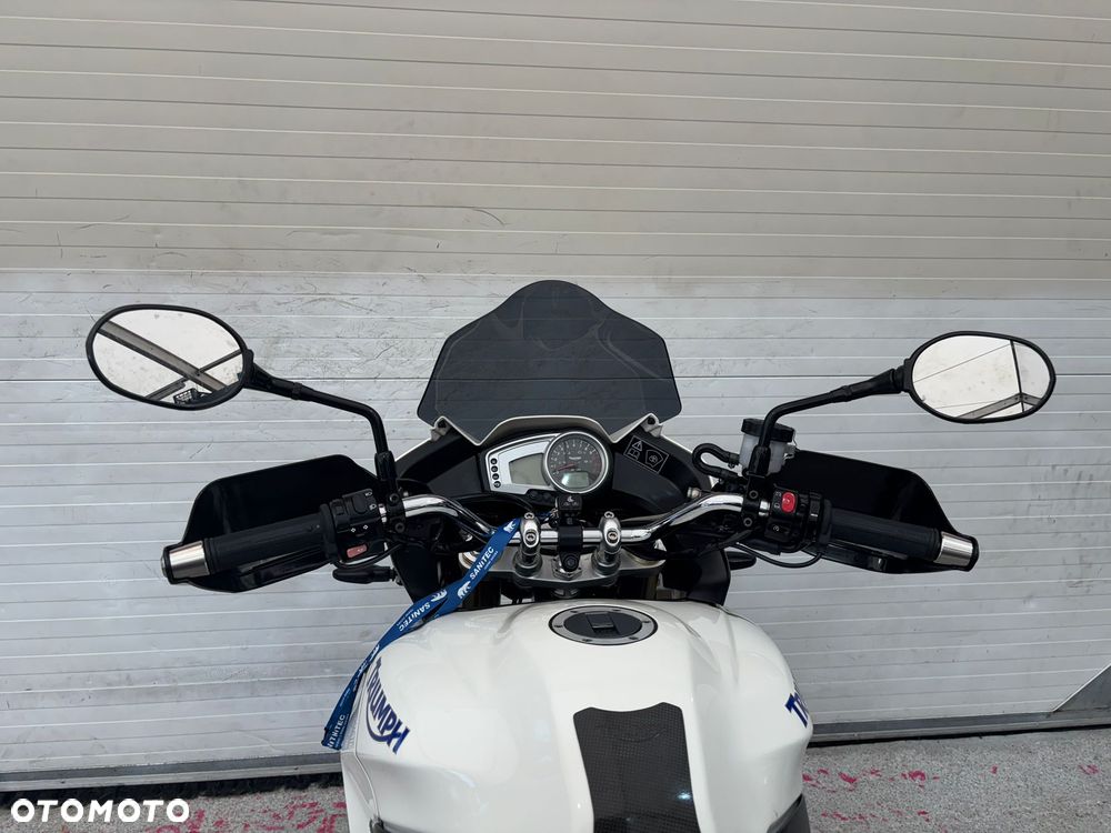 Triumph Tiger - 11