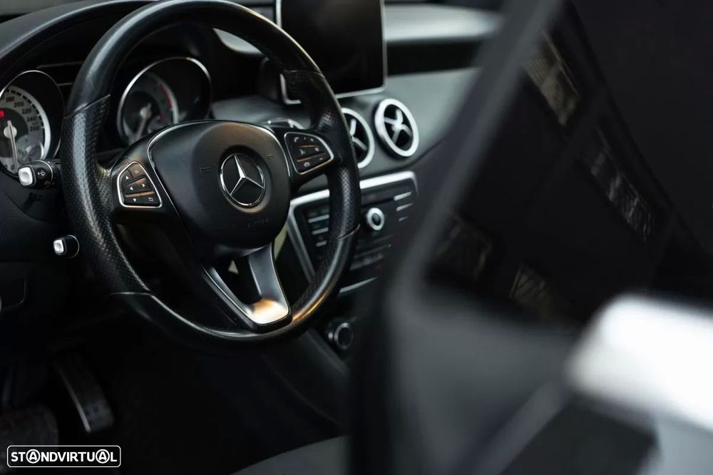 Mercedes-Benz CLA 200 - 13