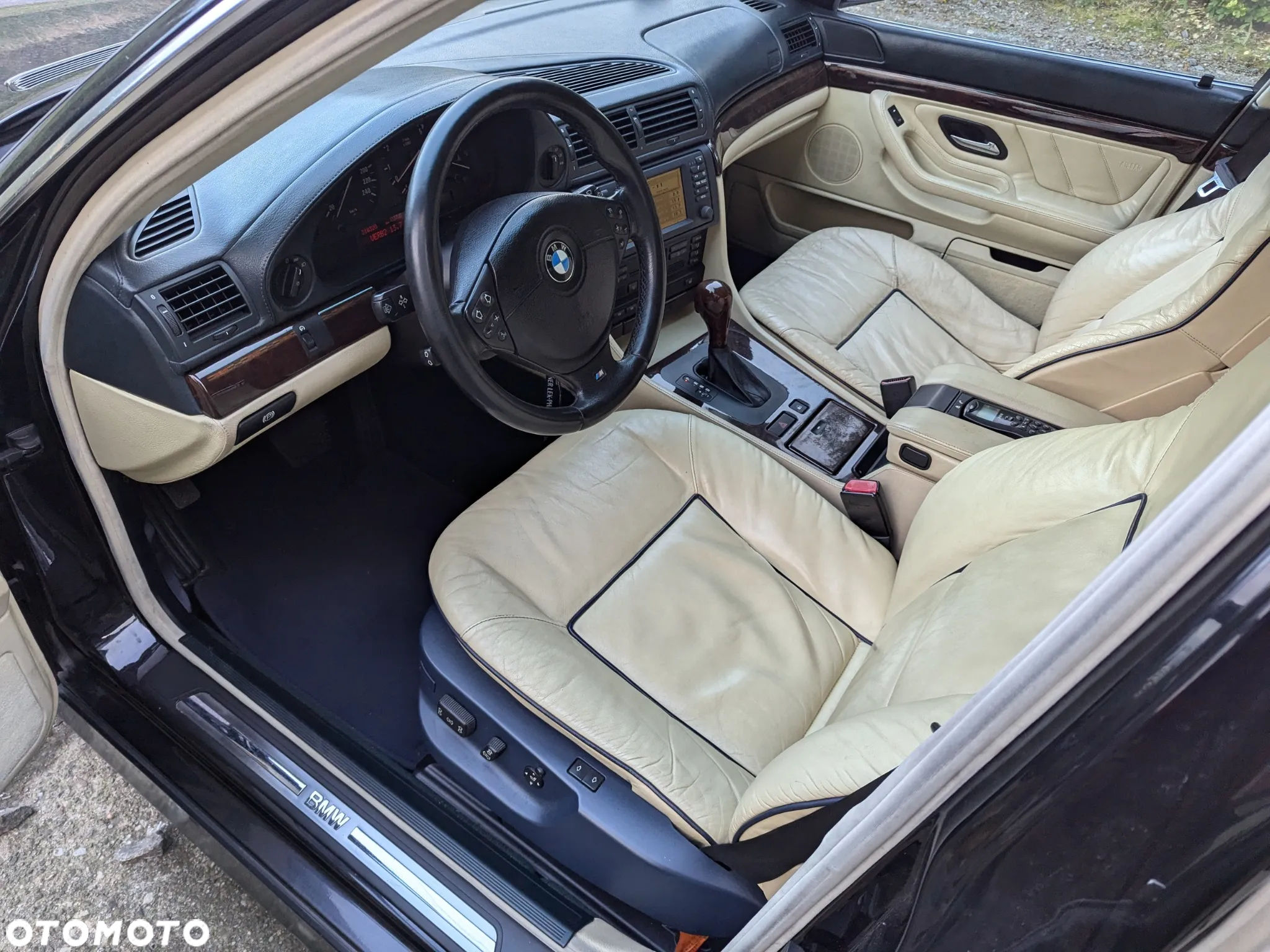 BMW Seria 7 750i - 15