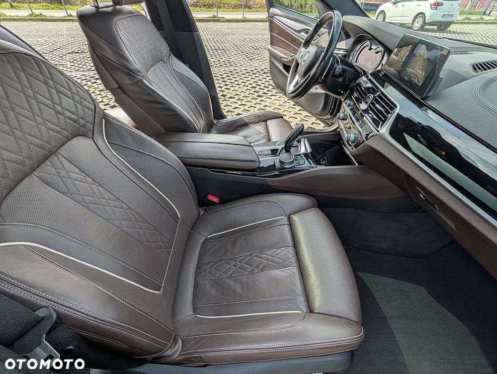 BMW Seria 5 530i Luxury Line - 33
