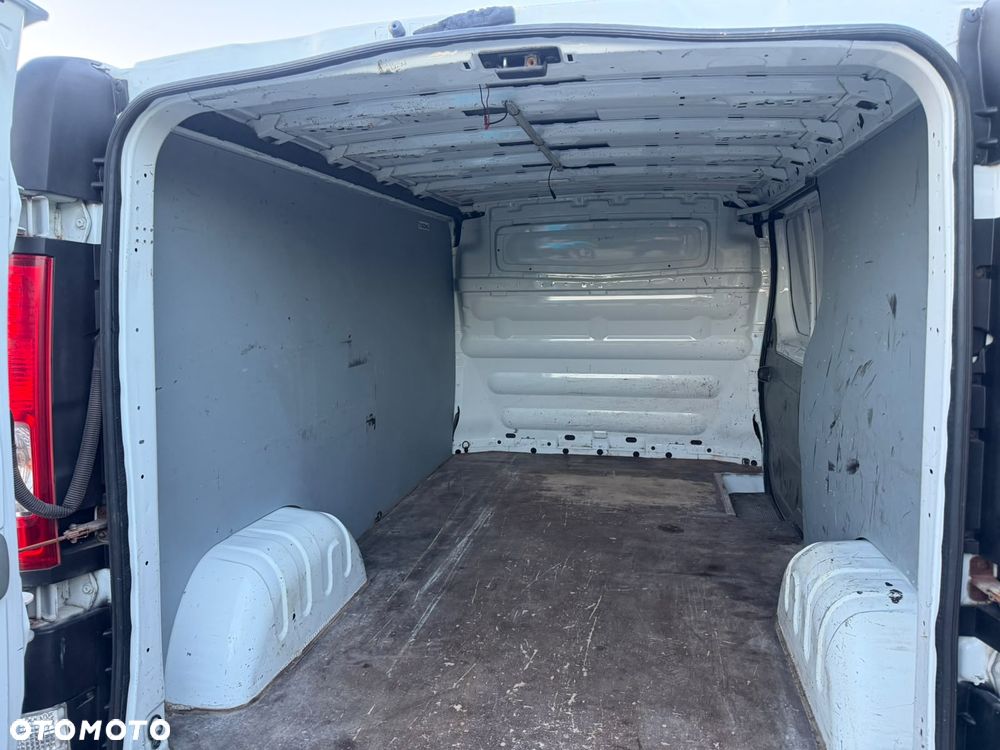 Opel Vivaro - 24