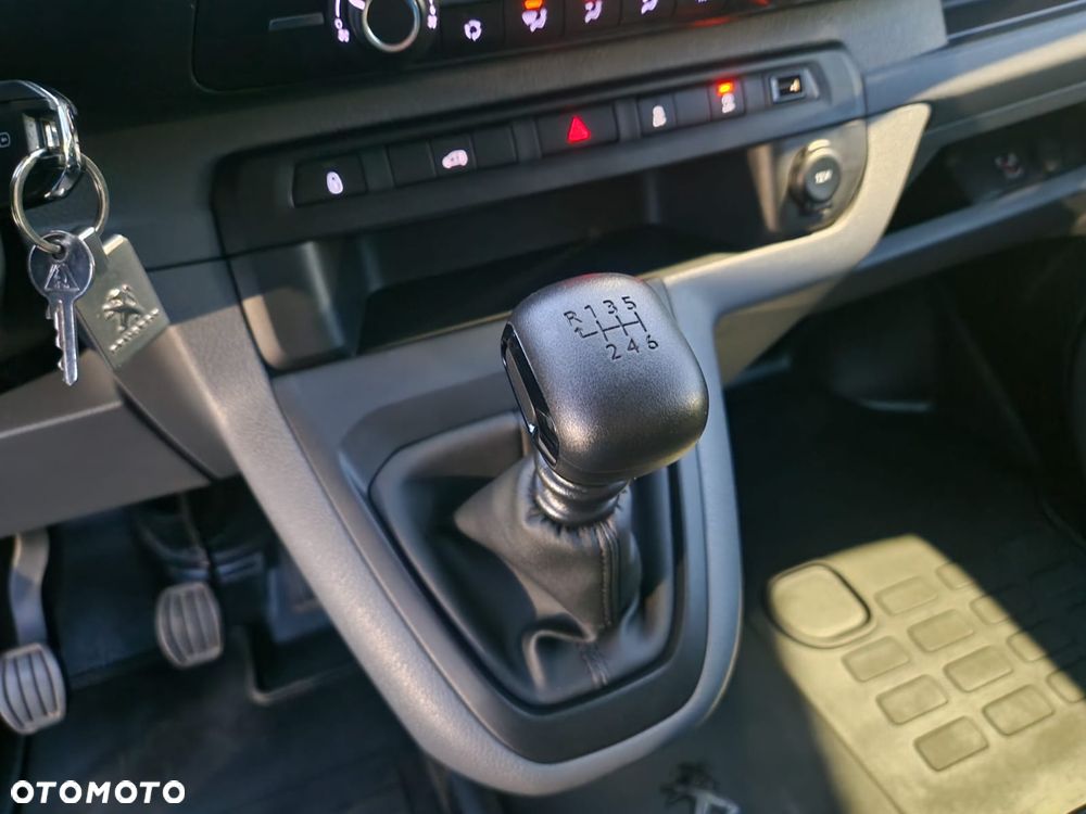 Peugeot Expert Long 3,0t Pro (bryg modu³owy) - 28