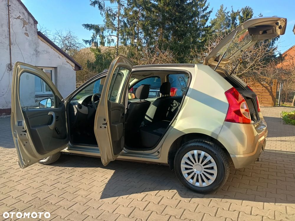 Dacia Sandero 1.2 16V - 11