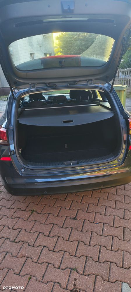 Hyundai i30 1.6 D Classic + DCT - 11