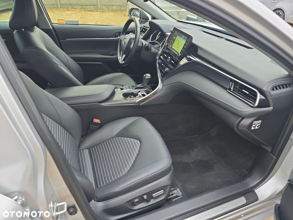 Toyota Camry 2.5 Hybrid Prestige CVT - 6