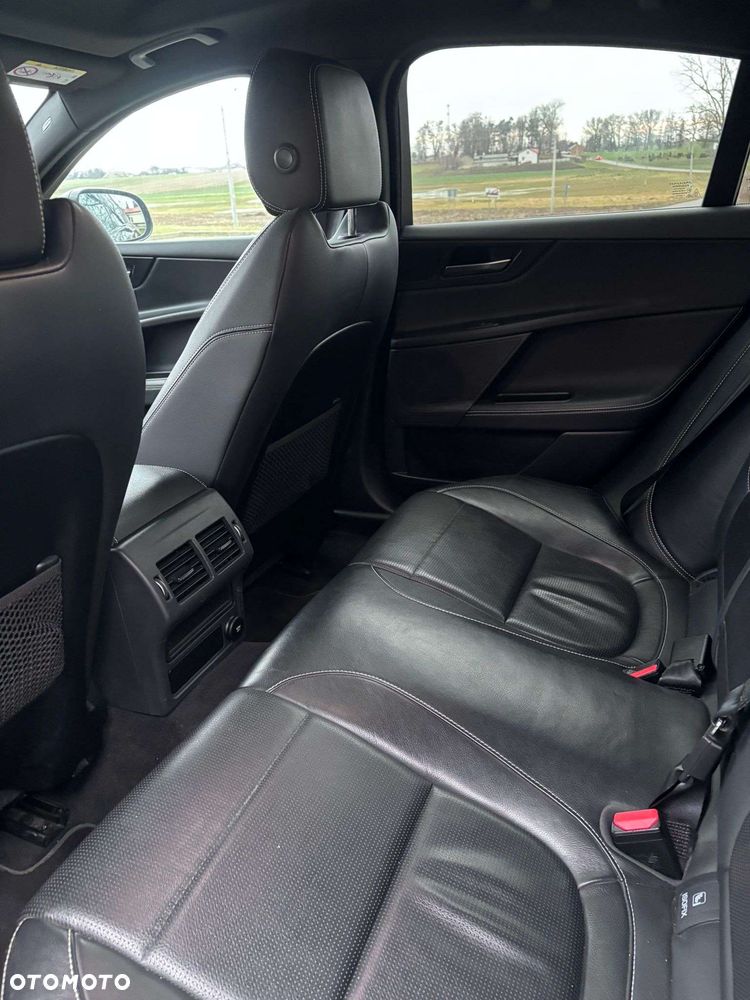 Jaguar XE E-Performance R-Sport - 21