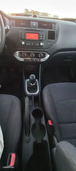 Kia Rio 1.1 CRDi EX - 8