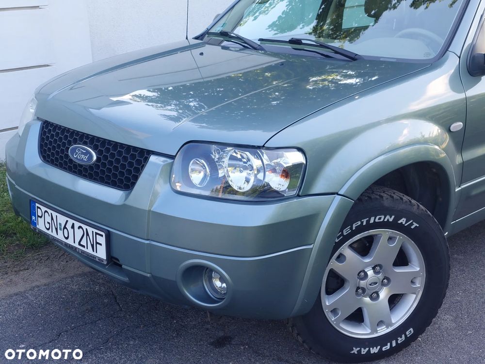 Ford Maverick 3.0 V6 Limited - 25