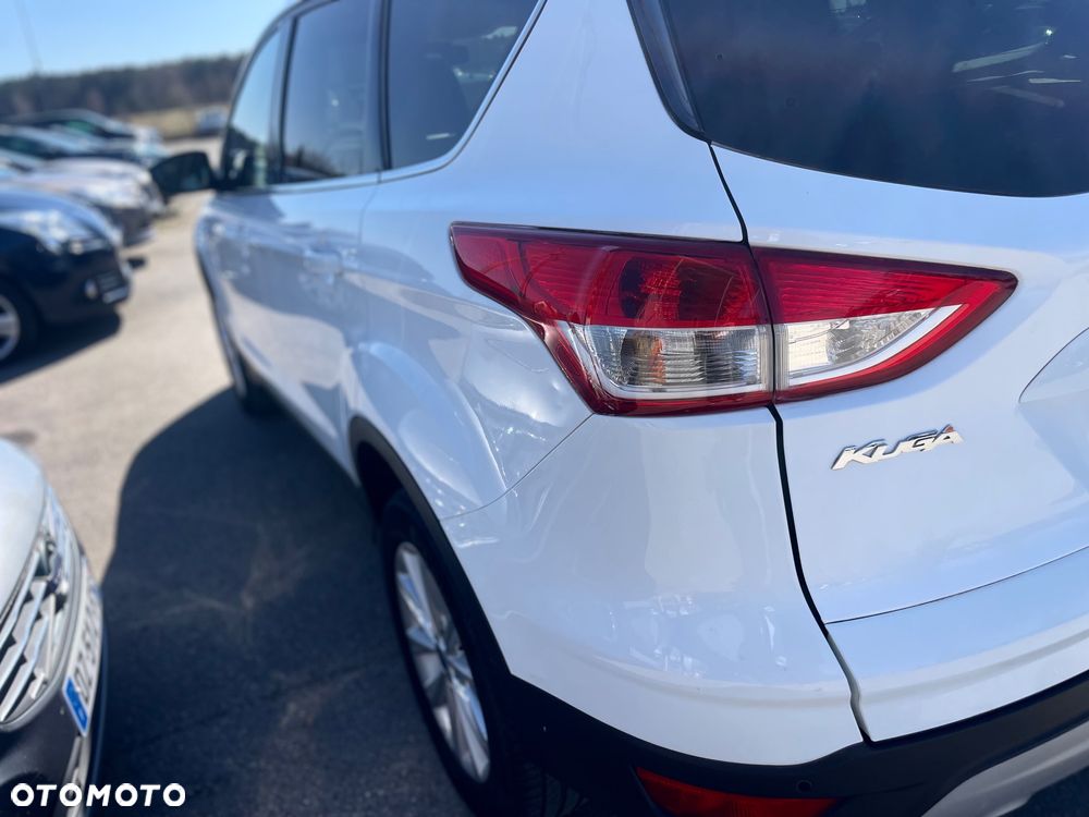 Ford Kuga 2.0 TDCi 2x4 Titanium - 14