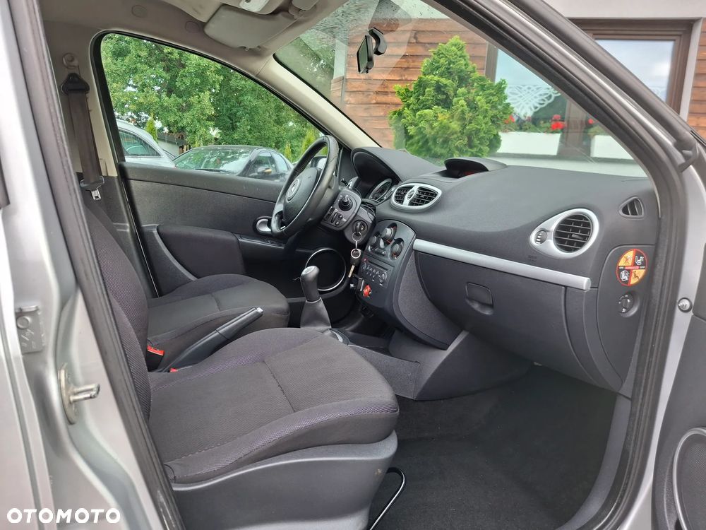 Renault Clio 1.2 TCE Authentique - 24