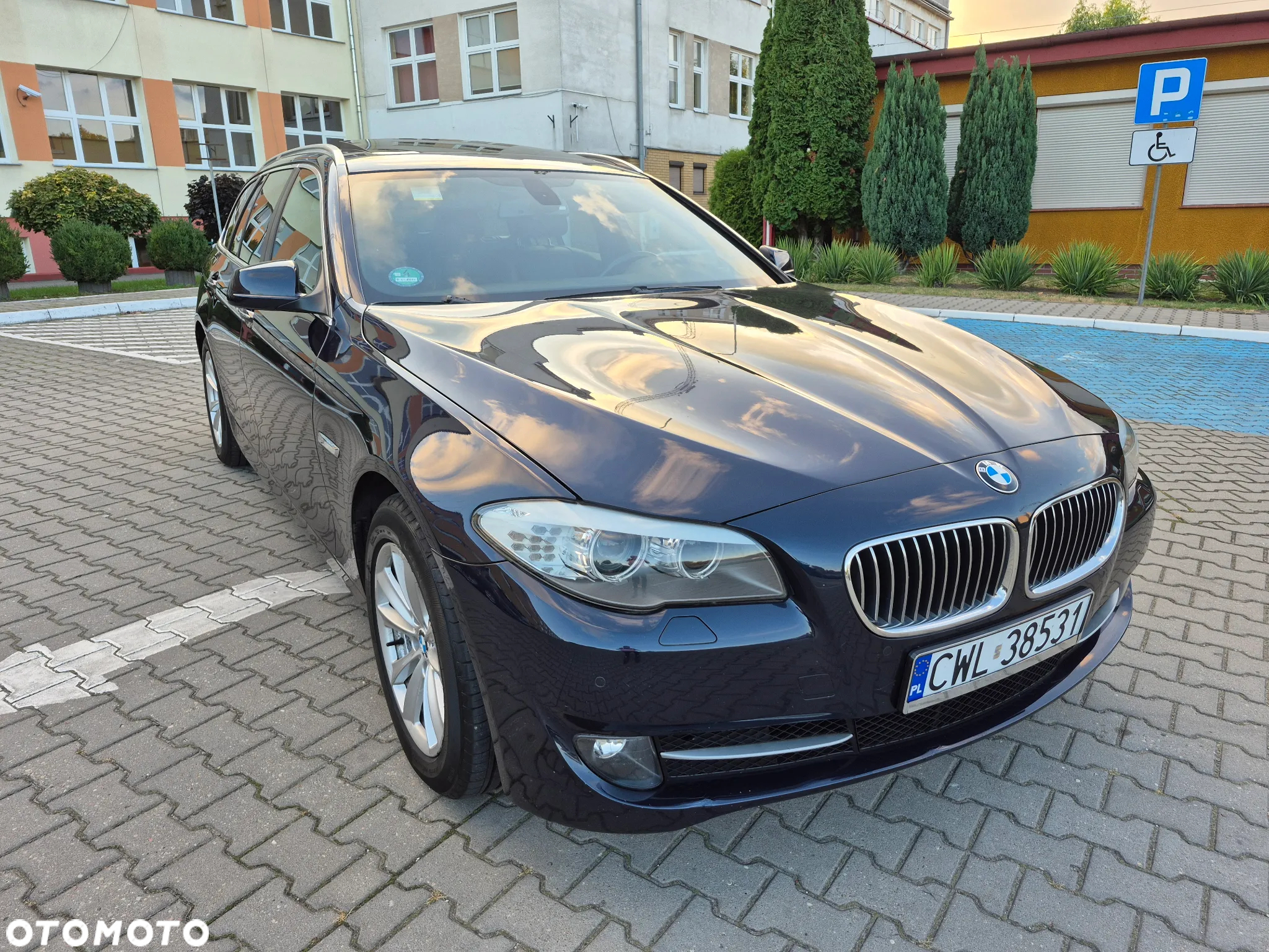 BMW Seria 5 520d Touring - 16