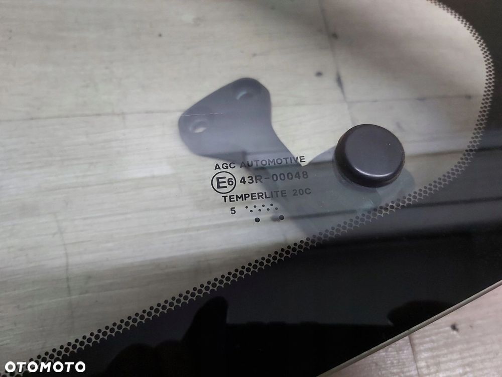 Toyota AYGO II szyba drzwi lewy tył 5D 14-20r - 9