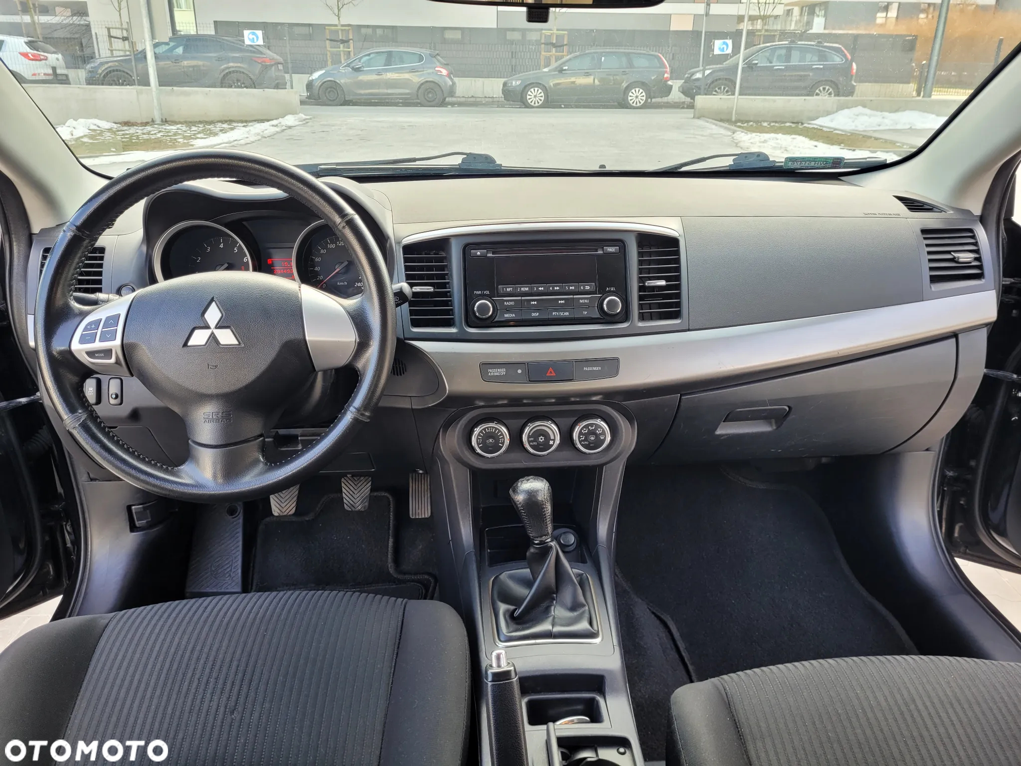Mitsubishi Lancer 1.6 Inform - 11