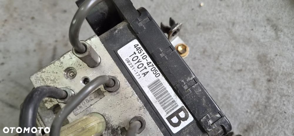 Pompa sterownik ABS Toyota Prius II 1,5 hybryda 2005r 44510-47050 - 8