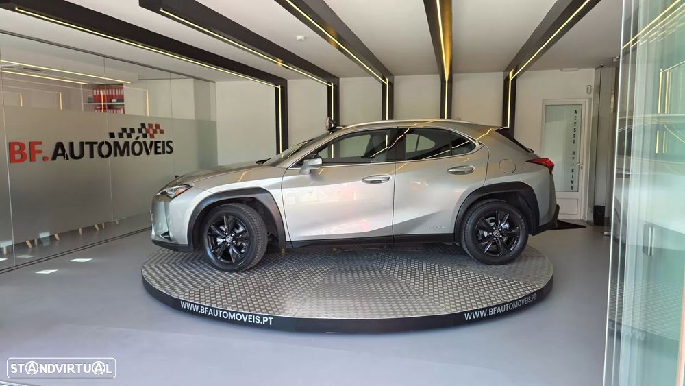 Lexus UX 250h Executive - 14