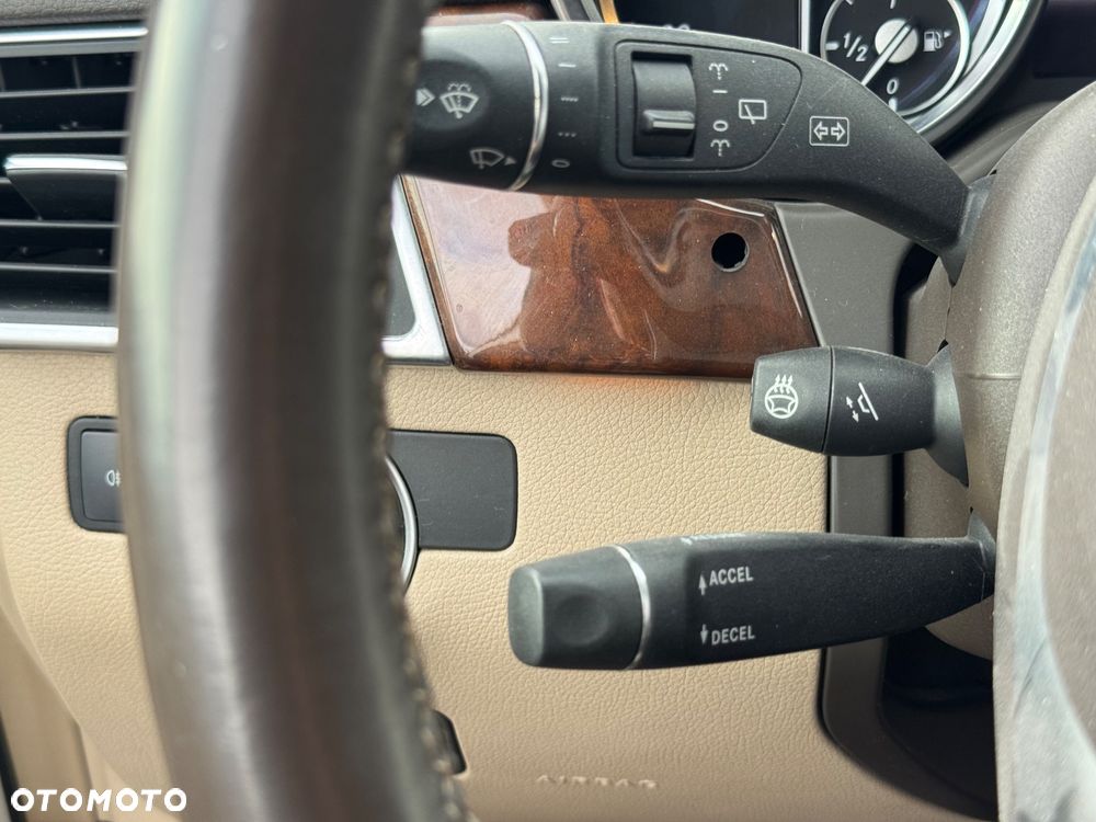 Mercedes-Benz GL 500 4Matic (BlueEFFICIENCY) 7G-TRONIC - 33