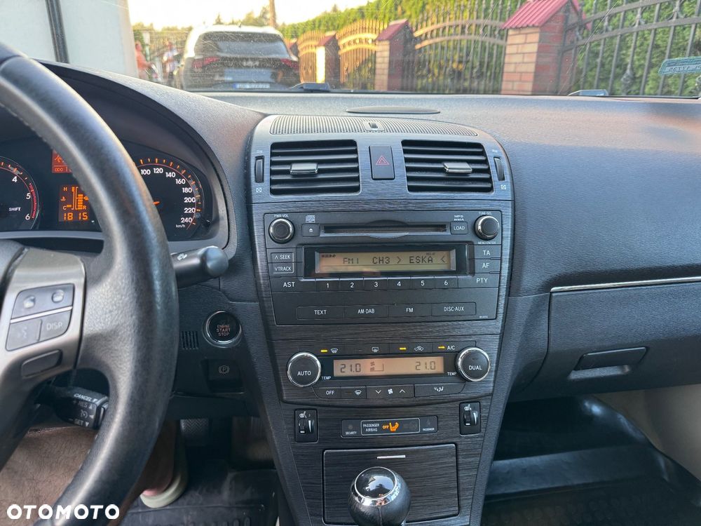 Toyota Avensis 2.0 D-4D - 21
