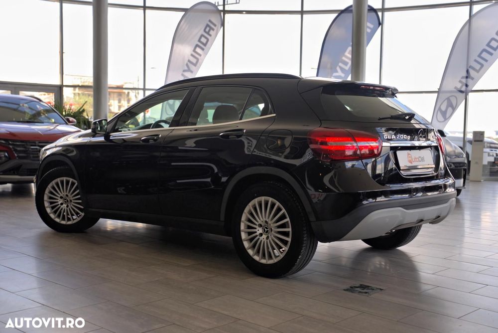 Mercedes-Benz GLA 200 d 4MATIC Aut. - 8