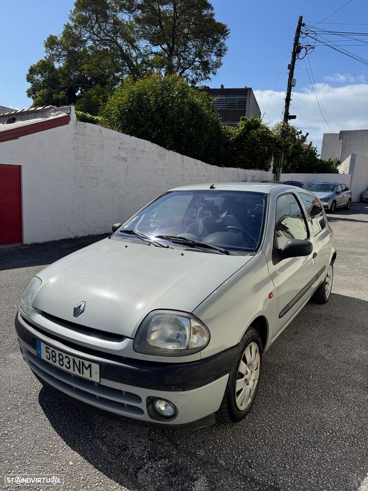 Renault Clio - 1