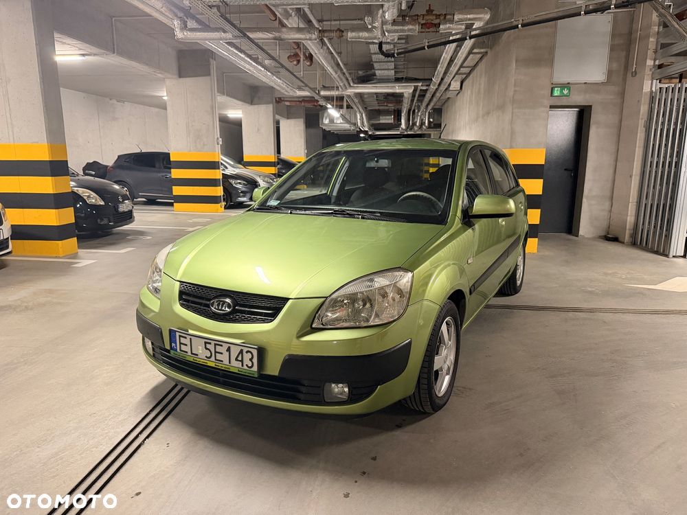 Kia Rio - 1