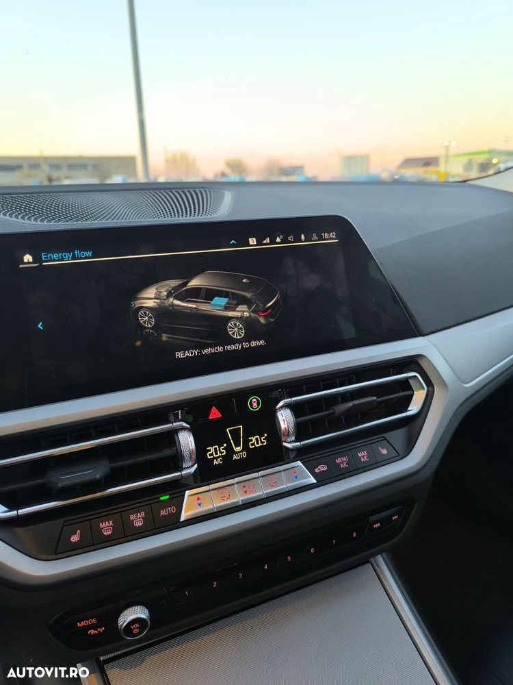 BMW Seria 3 320e AT PHEV - 33