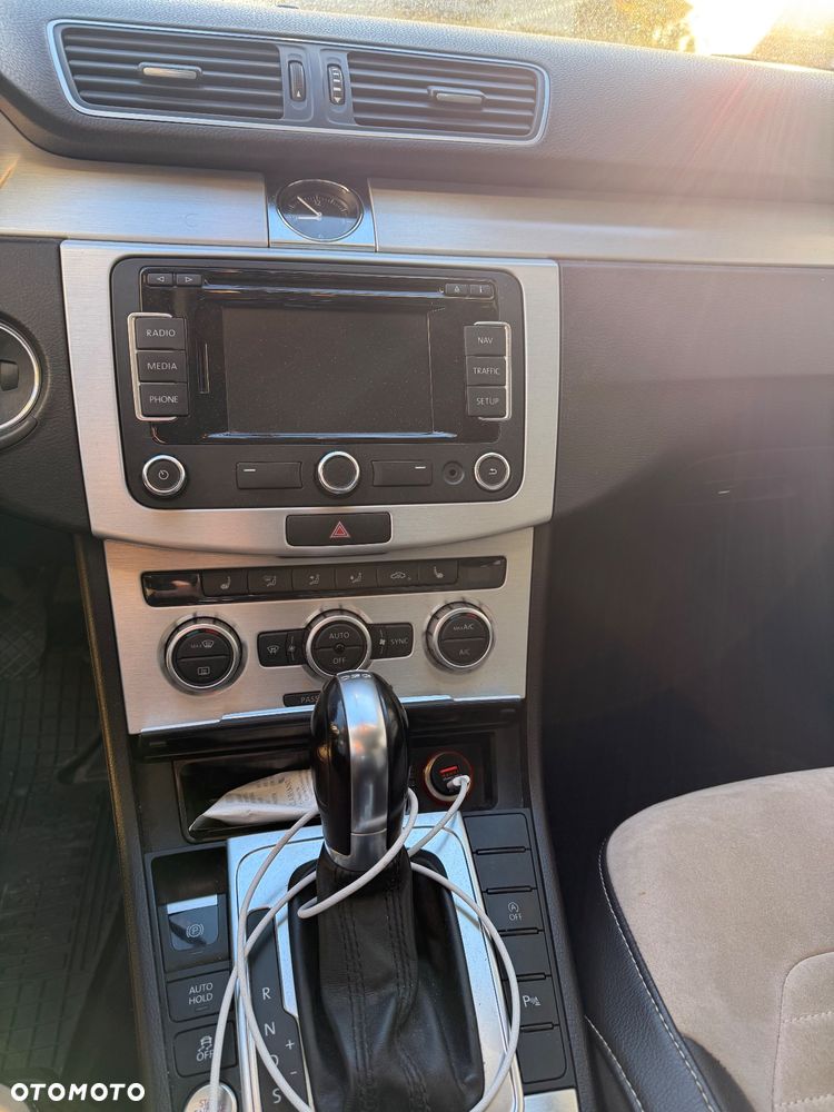 Volkswagen Passat 2.0 TDI Highline R-Style DSG - 6