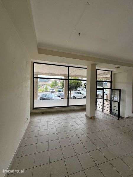 Loja Comercial - 153m² com Montra e Garagem em Oliveira de Frades - Grande imagem: 3/7