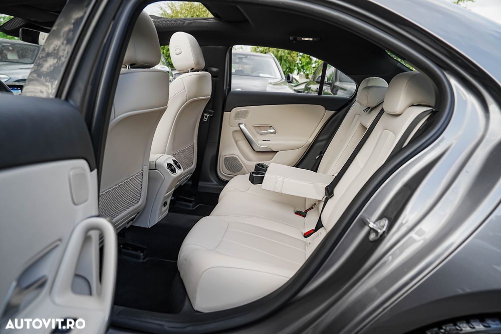 Mercedes-Benz A 200 Sedan 7G-DCT Style - 12