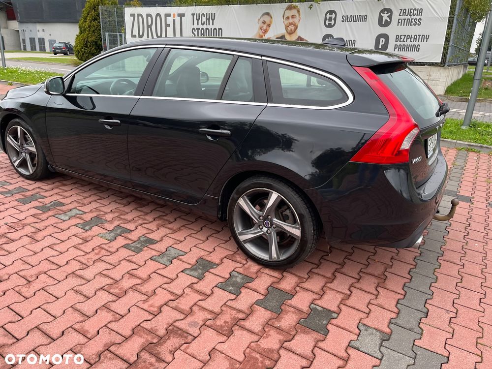 Volvo V60 D3 R-Design - 20