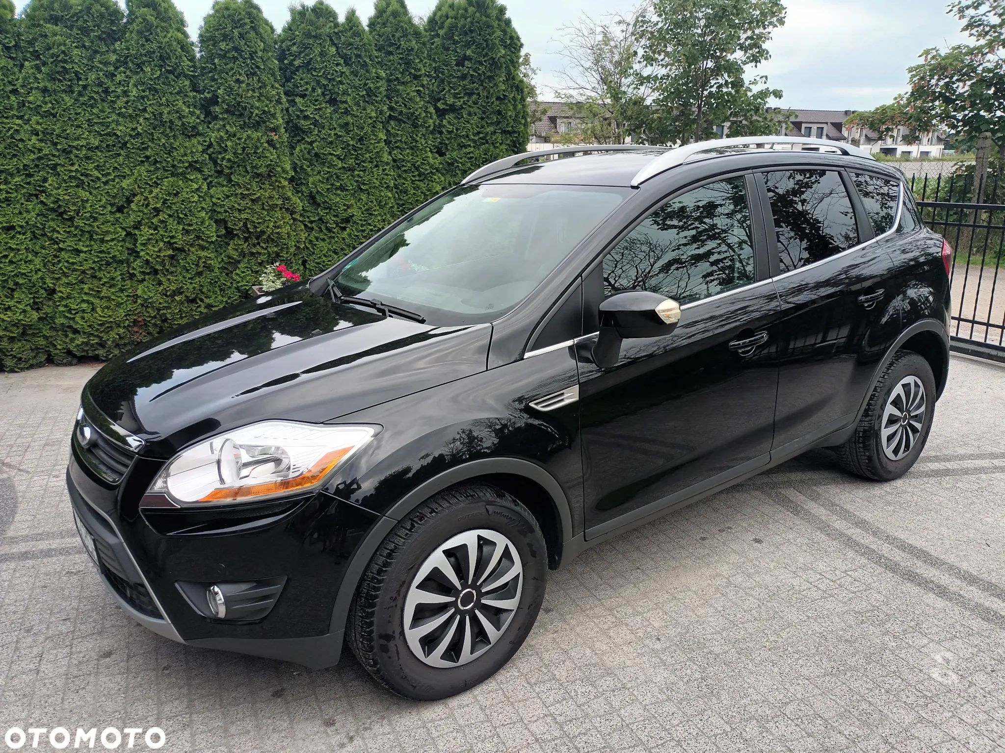Ford Kuga - 1