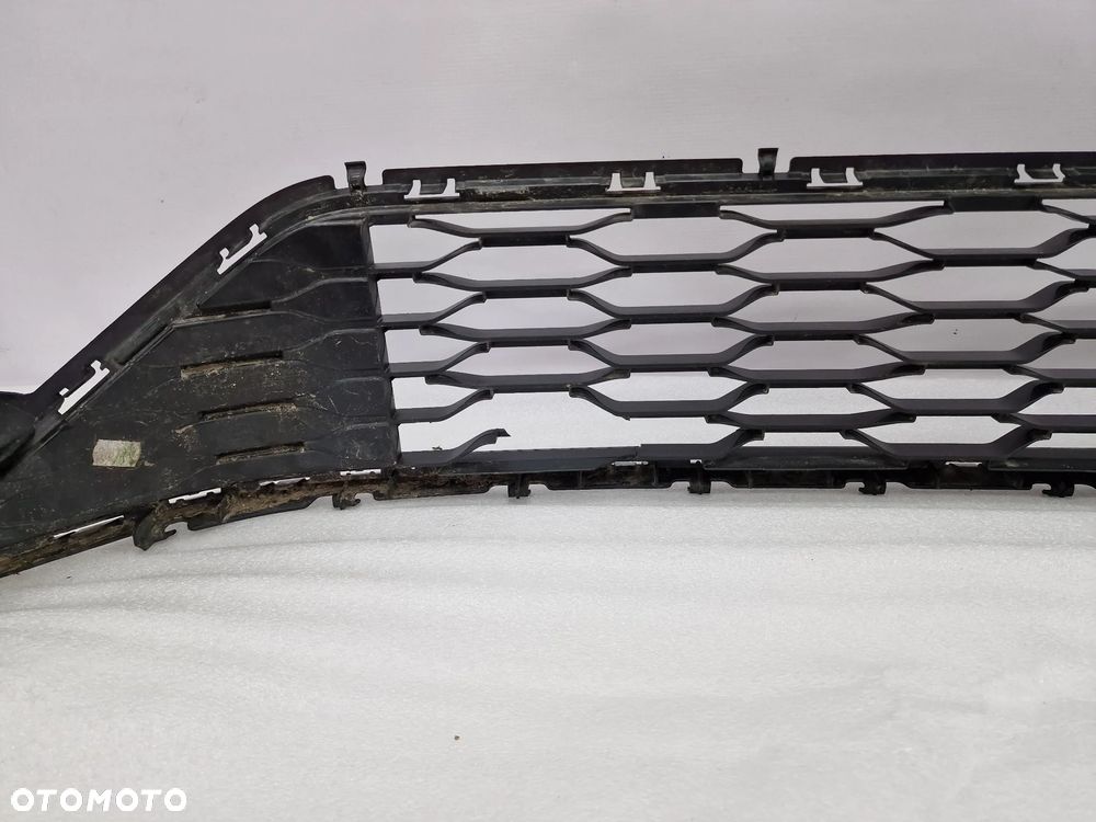 VW GOLF VII R-LINE 7 5G0 LIFT 16- KRATKA ŚRODKOWA ZDERZAKA PRZEDNIEGO PRZÓD , NR 5G0853677AC , NR AUKCJI KR204 - 26