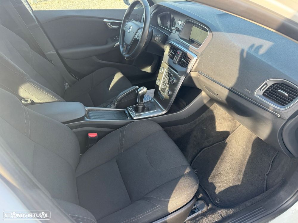 Volvo V40 2.0 D2 Momentum - 11