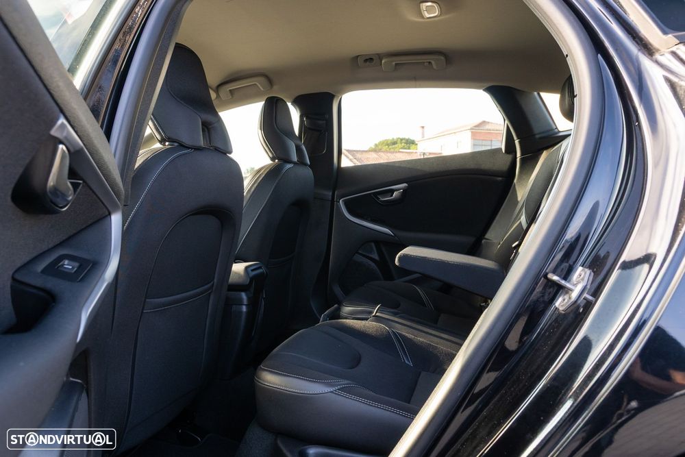 Volvo V40 2.0 D3 Momentum - 12