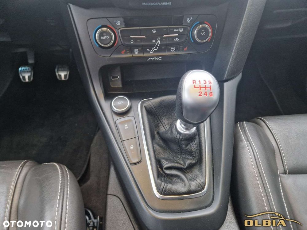 Ford Focus 2.0 EcoBoost ST - 26