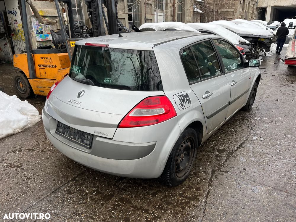 Dezmembrez Renault Megane II facelift 2007 gri argintiu TED69 - 8