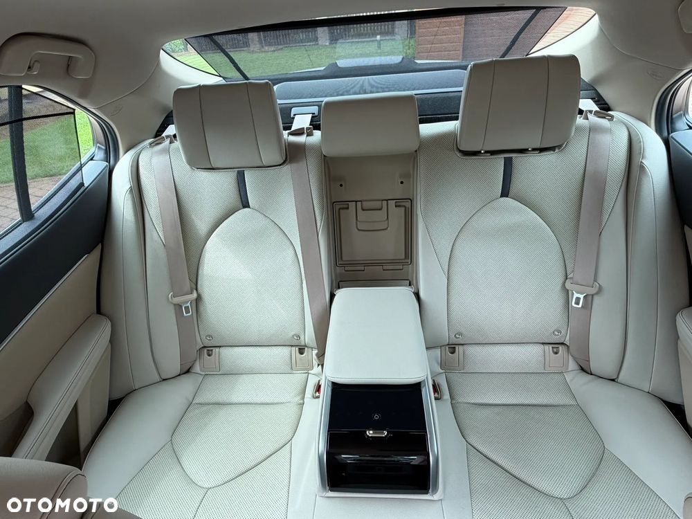 Toyota Camry 2.5 Hybrid Executive CVT - 20