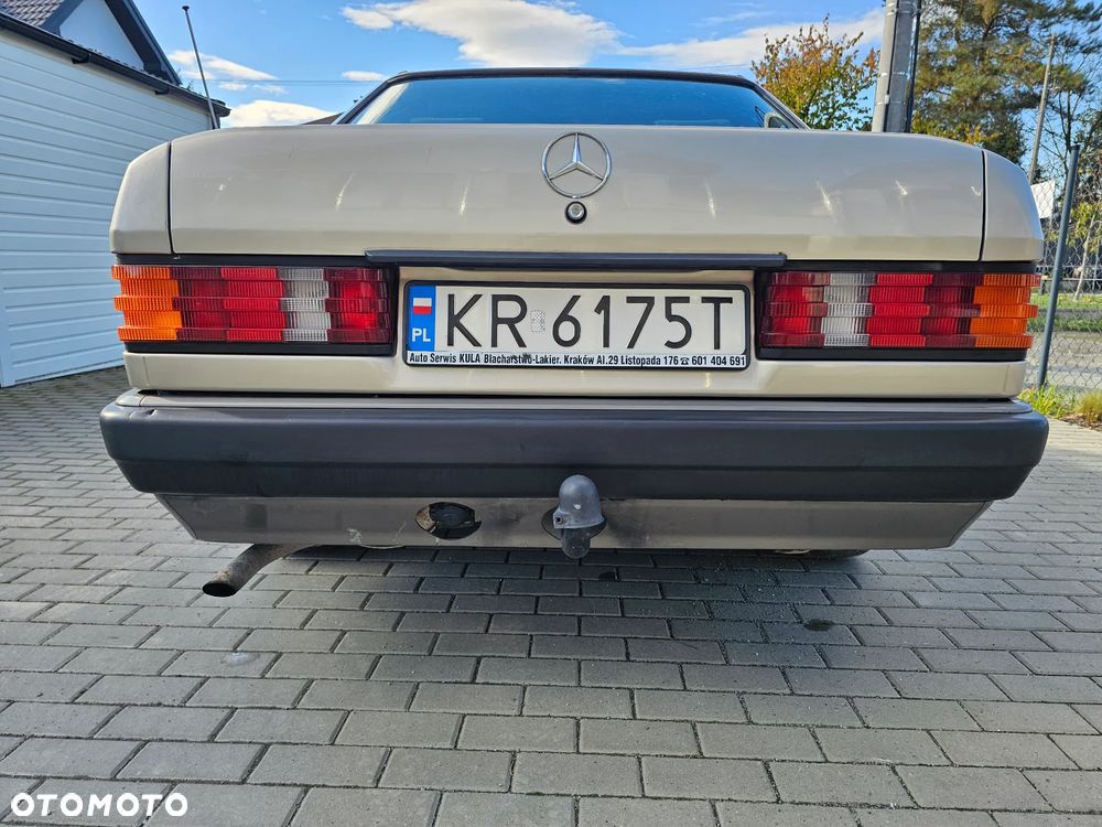 Mercedes-Benz W201 (190) - 7