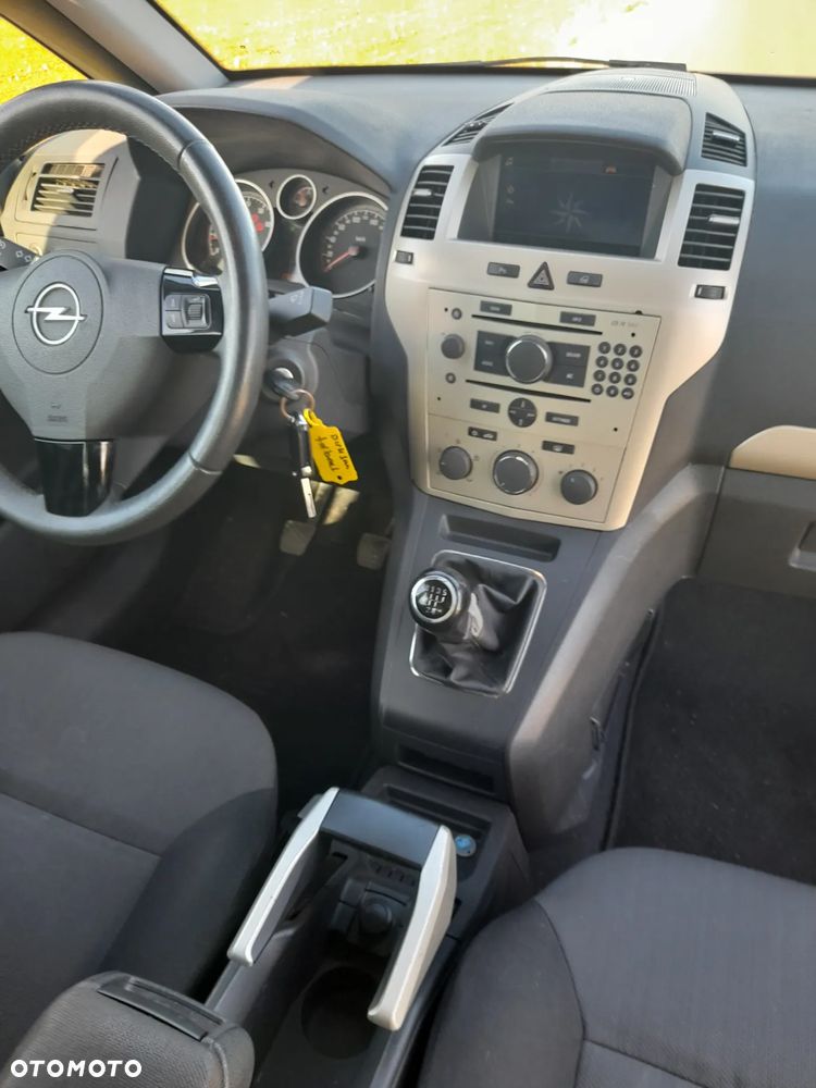 Opel Zafira - 3