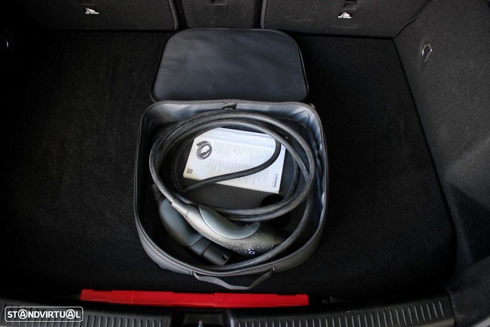 Mercedes-Benz A 250 e AMG Line - 8