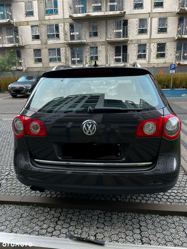 Volkswagen Passat 2.0 TDI DPF Highline - 4
