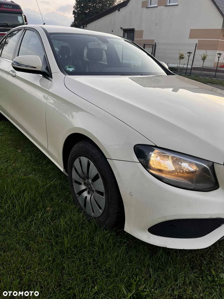 Mercedes-Benz Klasa E 200 d T 9G-TRONIC Exclusive - 5