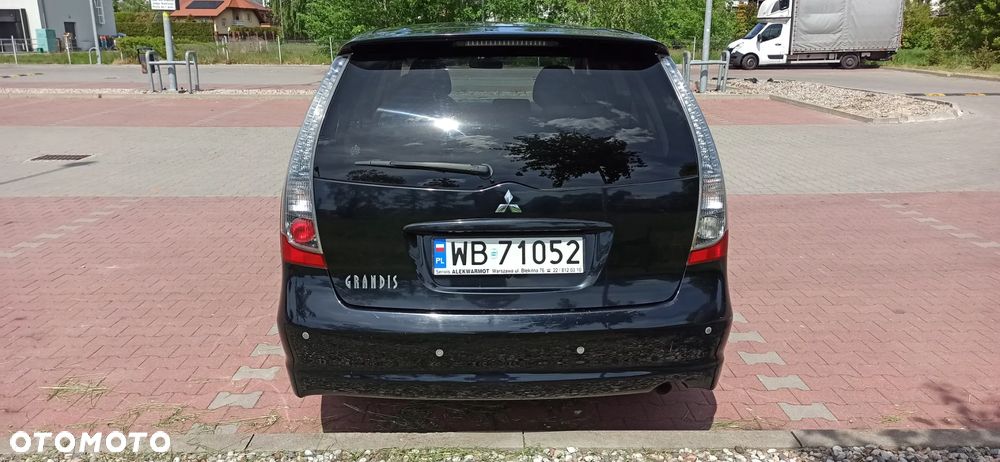 Mitsubishi Grandis - 5