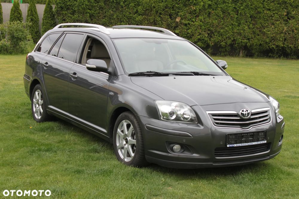 Toyota Avensis 2.2 D-CAT Executive - 1