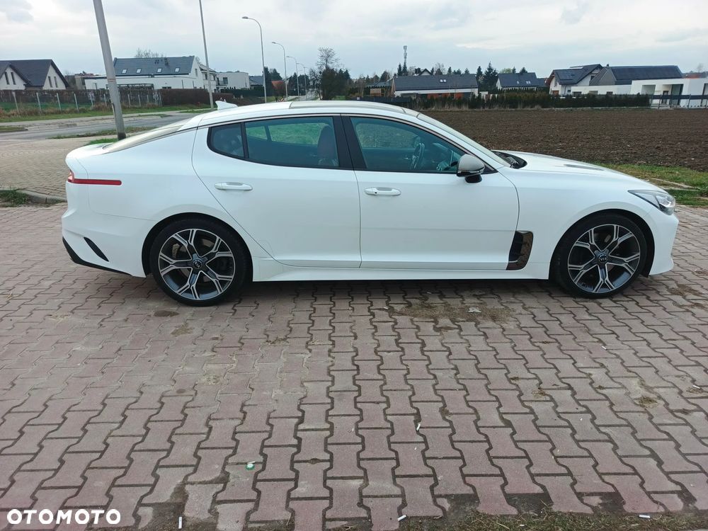 Kia Stinger - 4